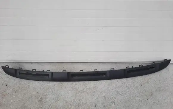 Front bumper lip