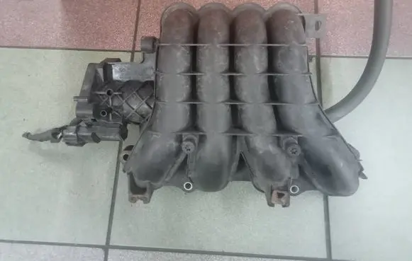 Mitsubishi Colt Intake manifold MN143823