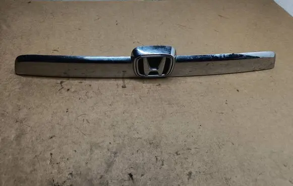 Honda CR-V Trunk door license plate light bar 74890SWWE010M1 74890SWWE110M1