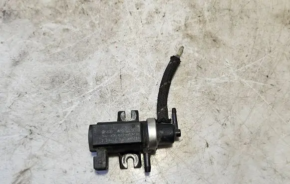 Audi A4 S4 B5 8D Turbo solenoid valve 1H0906627 72190320