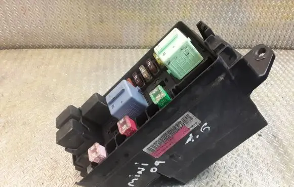 Mini One - Cooper Coupe R56 Fuse box set 9213372