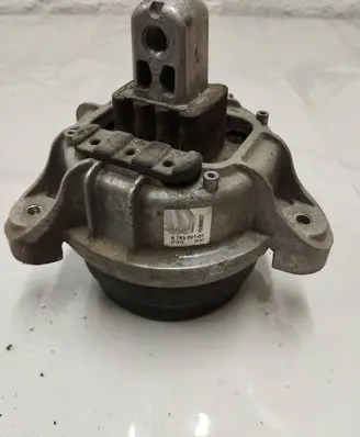 BMW 5 F10 F11 Engine mount bracket 6785601
