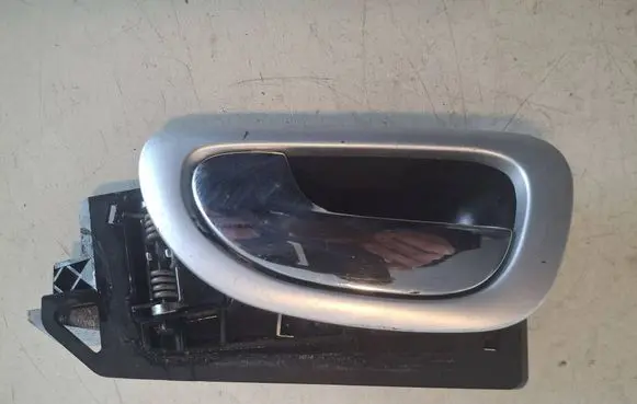 Peugeot 307 CC Front door interior handle 9643604577