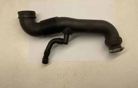 Volkswagen Transporter - Caravelle T5 Turbo air intake inlet pipe/hose 7H0129615D 446169600
