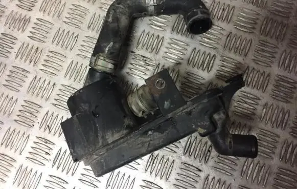 Ford Focus Breather/breather pipe/hose XS4Q6A785AB