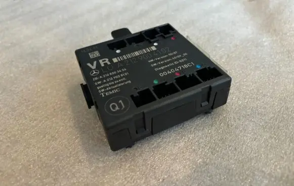 Mercedes-Benz C W204 Door control unit/module A2128203426 A2129028101 A2129004102