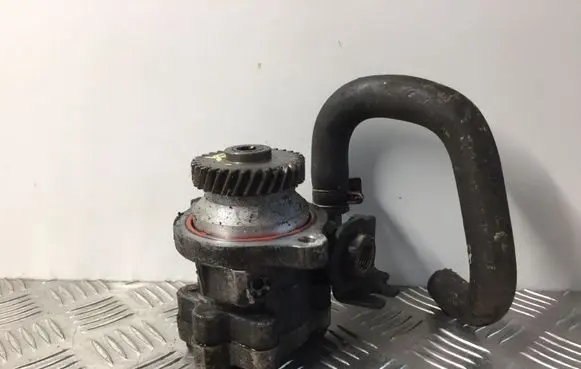 Mitsubishi Pajero Power steering pump