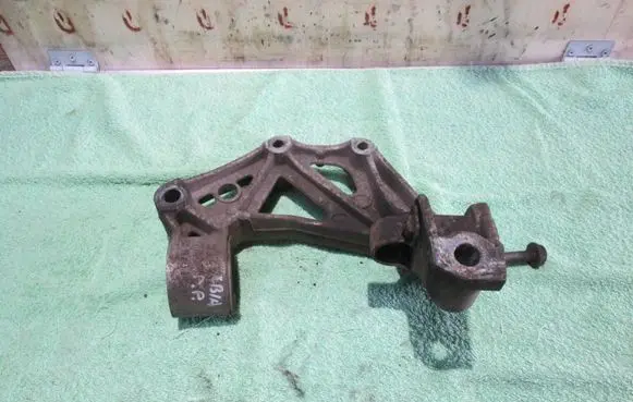 Skoda Fabia Mk1 (6Y) Front lower control arm/wishbone 6Q0199284D