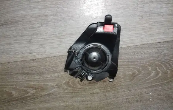 Volvo XC70 Parcel shelf speaker 8633993