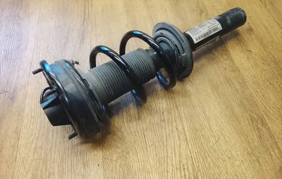 Porsche Macan (95B) Front shock absorber with coil spring 95B413031R