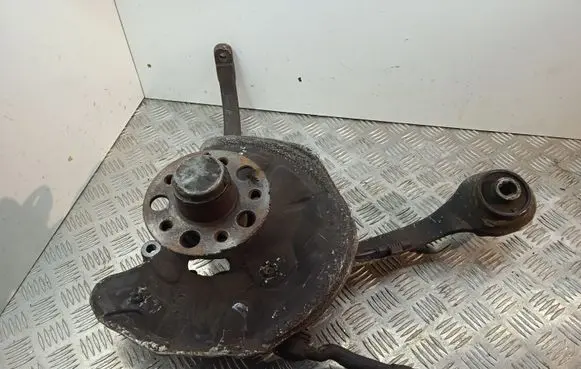 Mercedes-Benz E W212 Front wheel hub A2115402317