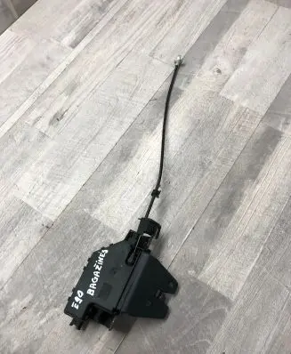 Loading door lock