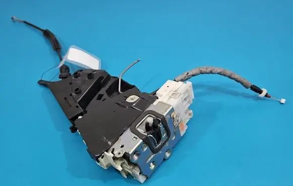 Mercedes-Benz B W245 Front door lock 1697202835 IMPRK1555406