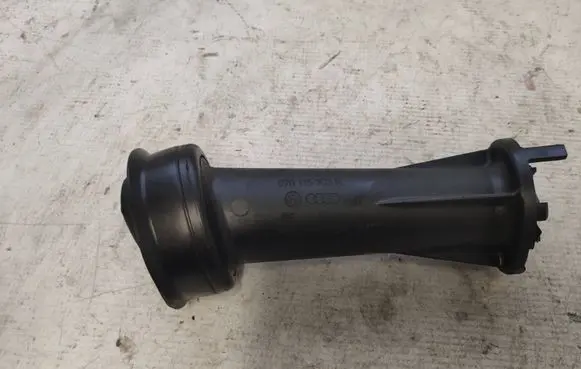 Volkswagen Transporter - Caravelle T5 Oil fill pipe 070115303K
