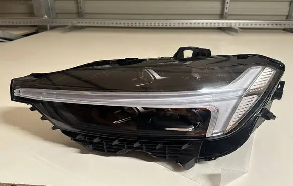 Volvo XC60 Headlight/headlamp 32338984