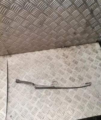 Audi A6 S6 C4 4A Front wiper blade arm 8200328899