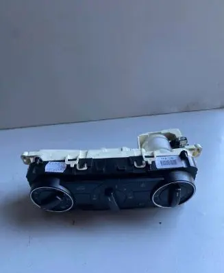 Mercedes-Benz A W169 Climate control unit A1698301985 69780014