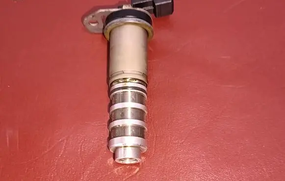 BMW M3 F80 Camshaft vanos timing valve 8605123 11368605123