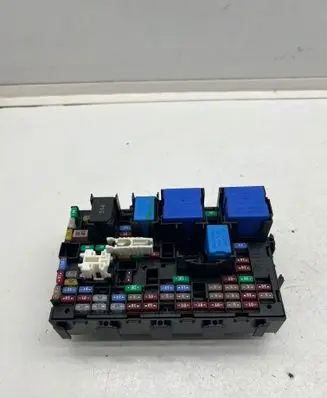 Renault Captur II Fuse box set 243225497R 35599688