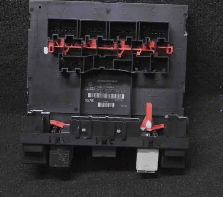 Volkswagen PASSAT B6 Central body control module 3C0937049K