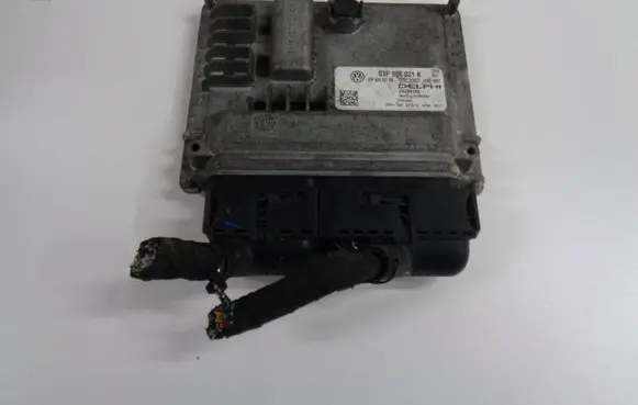 Skoda Fabia Mk2 (5J) Engine control unit/module 03P906021K 28339140