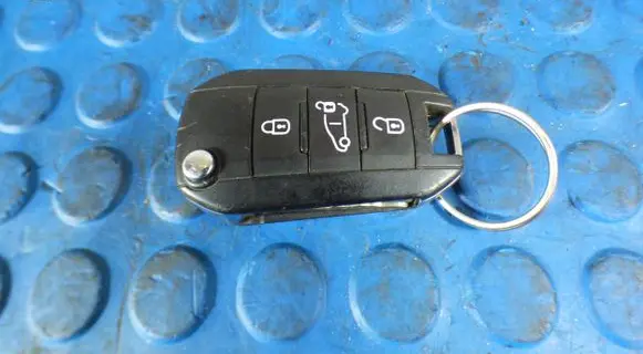 Toyota ProAce City Ignition key/card 9809825277 028661504064 20214