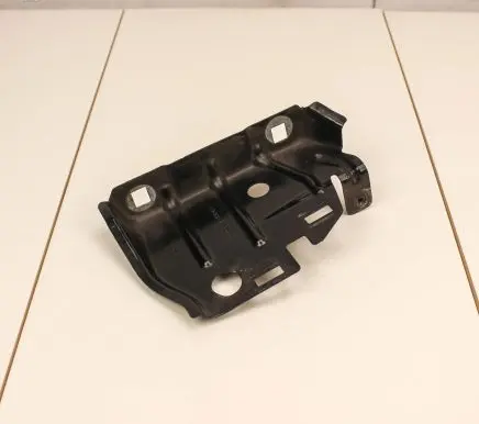 Citroen C4 I Picasso Fender mounting bracket 538332C