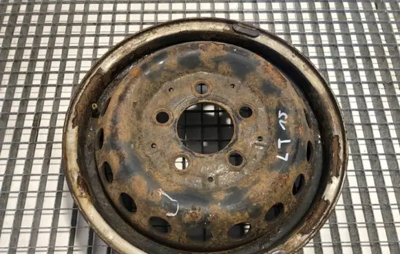 Volkswagen II LT R15 steel rim 