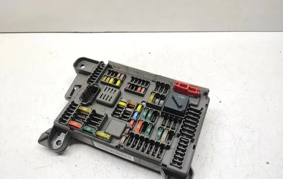 BMW X5 E70 Fuse module 6931687