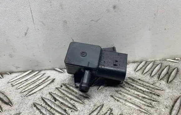 BMW 3 E90 E91 Exhaust gas pressure sensor 7805152