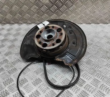 Mercedes-Benz E C207 W207 Rear wheel hub A2043500441