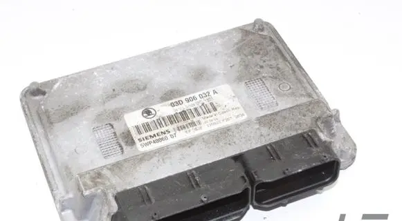 Skoda Fabia Mk1 (6Y) Engine control unit/module 03D906032A