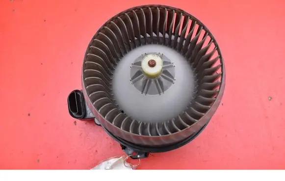 Toyota Avensis Verso Heater fan/blower AV272700-8103