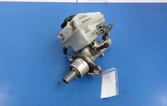 Opel Astra H Master brake cylinder