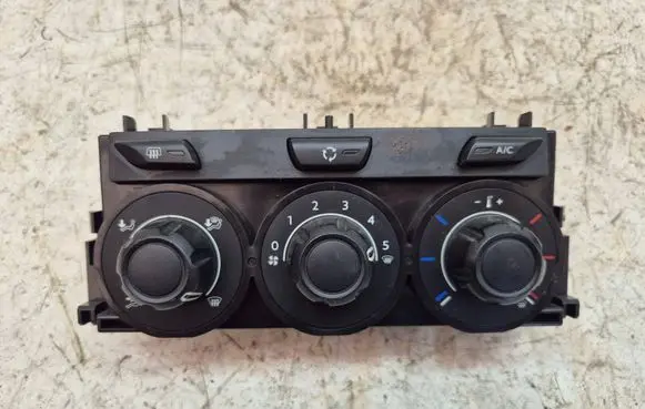 Citroen C3 Climate control unit 770302