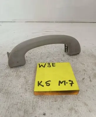 Volkswagen Golf IV Front interior roof grab handle 23546545