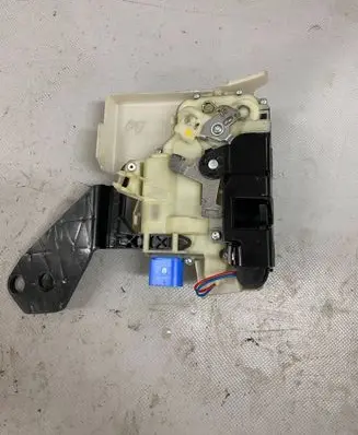 Volkswagen Transporter - Caravelle T6 Front door lock 7E1837016B