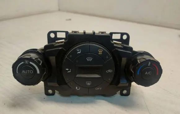 Ford Fiesta Climate control unit 8A6T18C612BG
