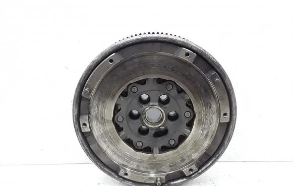 BMW 3 E92 E93 Flywheel 415039510