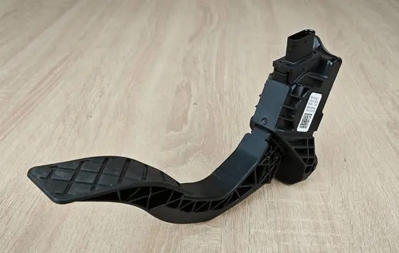 Audi A4 S4 B9 Accelerator throttle pedal 8W1723523