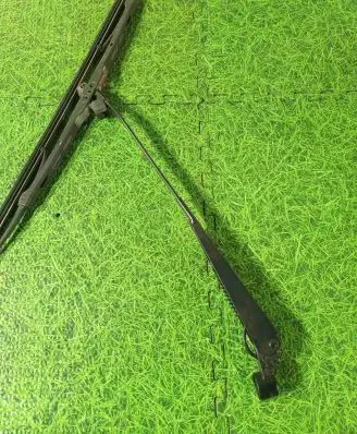 Toyota Prius (NHW20) Rear wiper blade arm 6397NWB