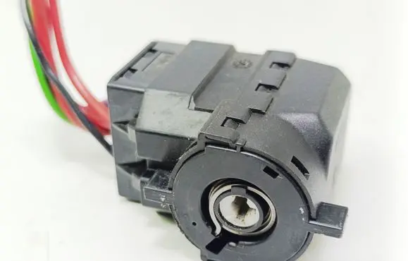 BMW 5 E39 Ignition lock contact 6901961