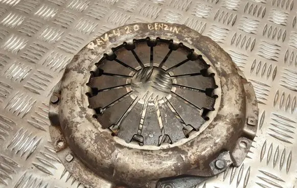 Toyota RAV 4 (XA20) Pressure plate 3G15A