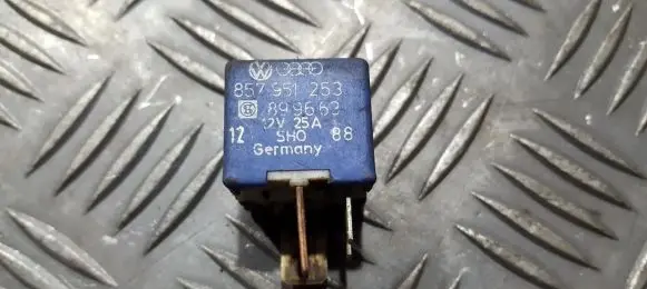 Volkswagen Golf III Other relay 857951253 899663