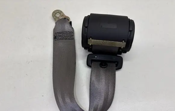 Audi Cabriolet B3 8G Rear seatbelt 8G0857709C