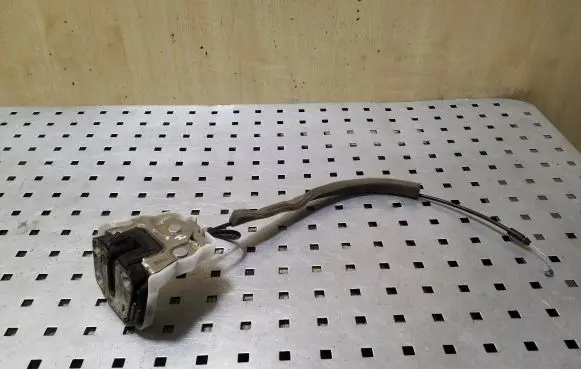 Loading door lock