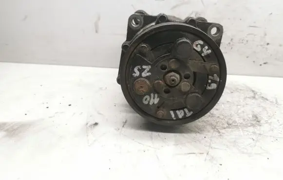 Volkswagen Golf IV Air conditioning (A/C) compressor (pump) 1J0820803F