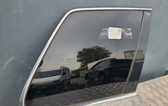 Volkswagen Touareg I Rear side window 7L6845298 7L6845298FS