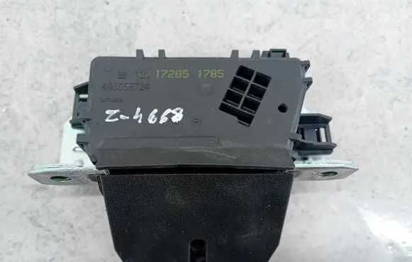 Opel Zafira B Tailgate lock latch 13117285