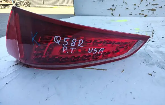 Audi Q5 SQ5 8R Rear/tail lights 8R0945094B